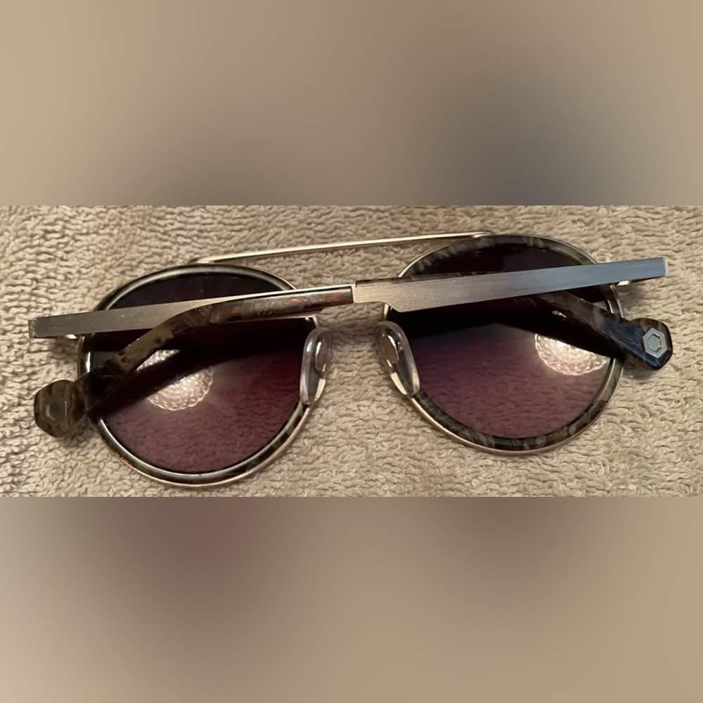 Kingsley Rowe NWOT Women Round Sunglasses Colette WOOD - Picture 2 of 11